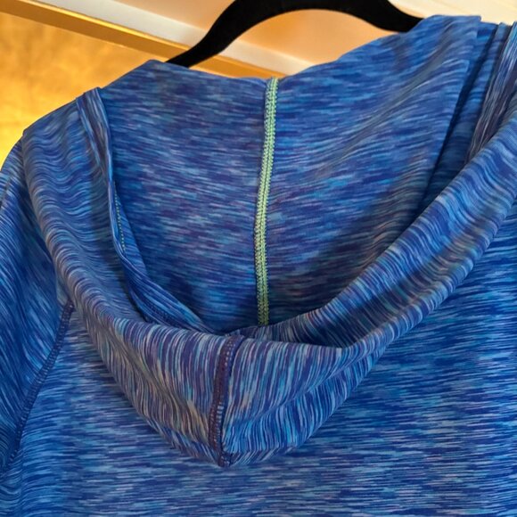 Used-in great condition Tangerine Multi-Colored Zip Up Jacket. Size M - Picture 10 of 10